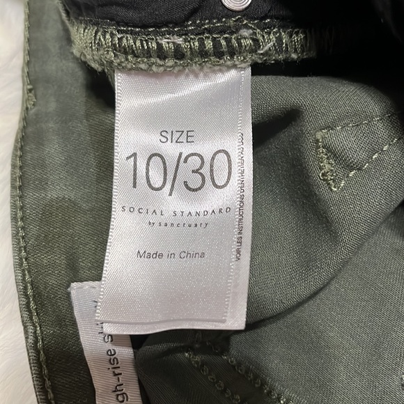 Social Standard by Sanctuary Green Camo High Rise Skinny Jeans Size 10 - Picture 8 of 10